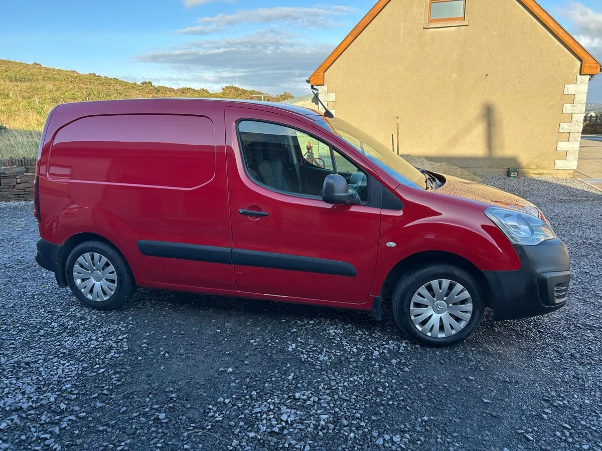 171 Citroen Berlingo Van - Image 3