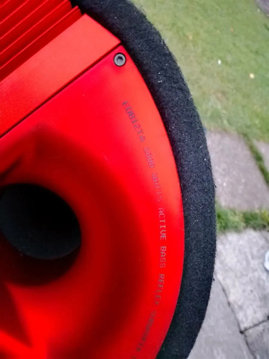 Car subwoofer and amp - Image 4