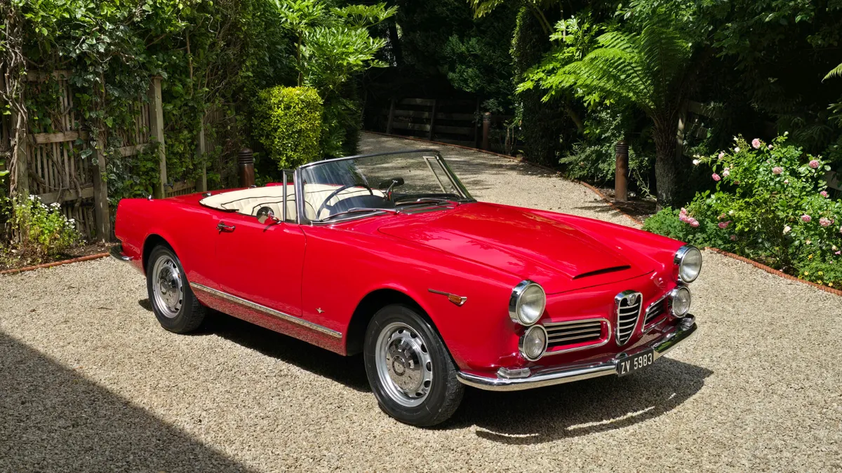 1964 Alfa Romeo 2600 Spider - one of 103 produced - Image 3