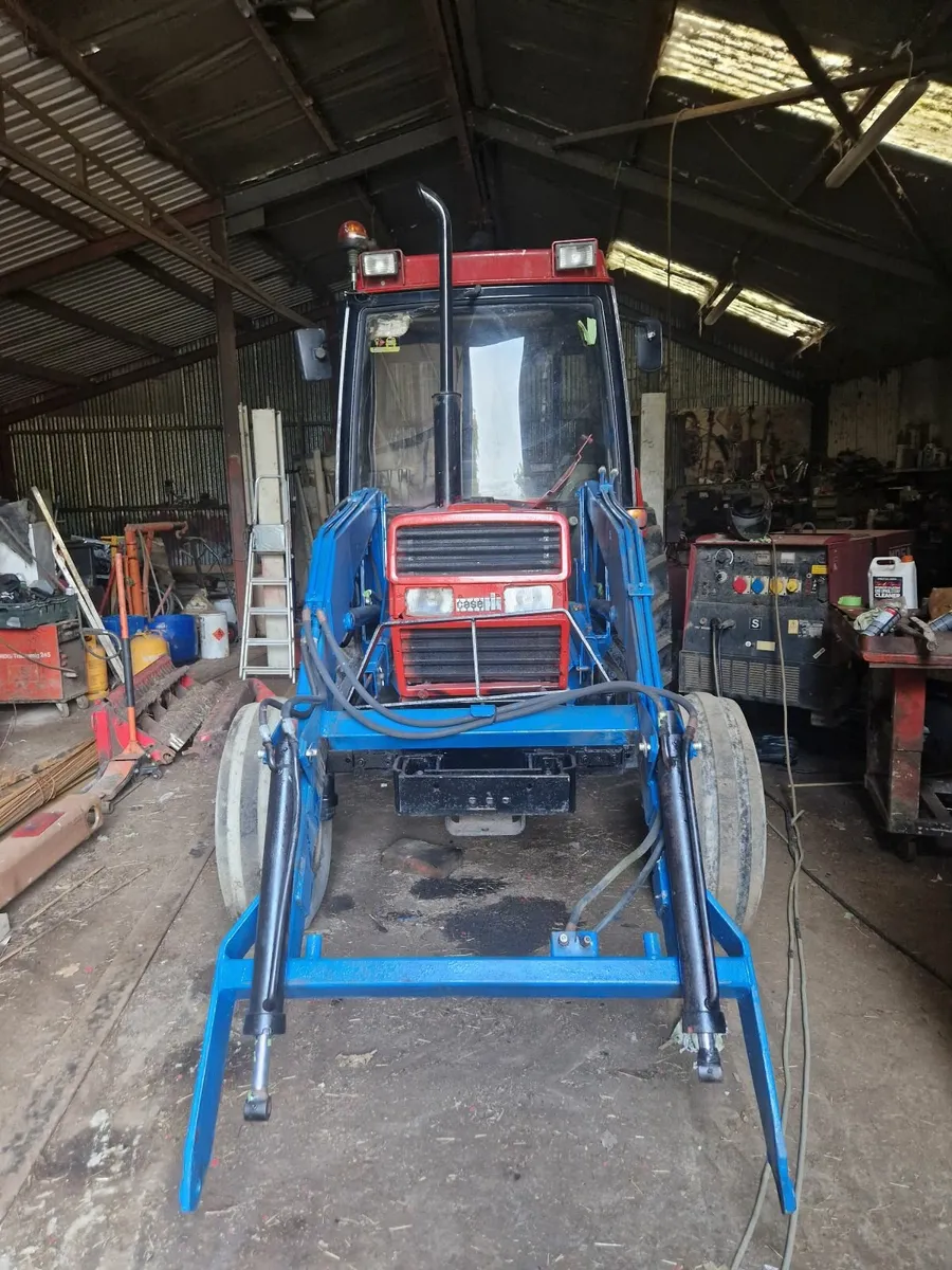 CASE International 885XL with Random Power Loader - Image 2