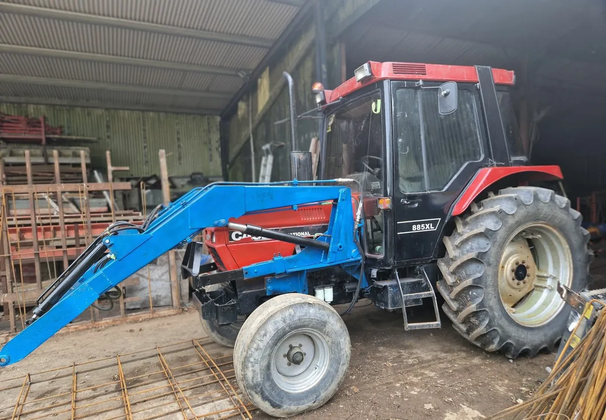 CASE International 885XL with Random Power Loader - Image 4