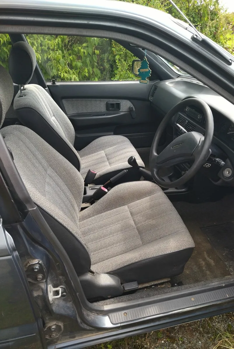 Toyota Corolla 1992 - Image 4