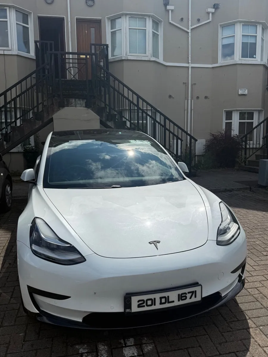 Tesla Model 3 2020 - Image 1