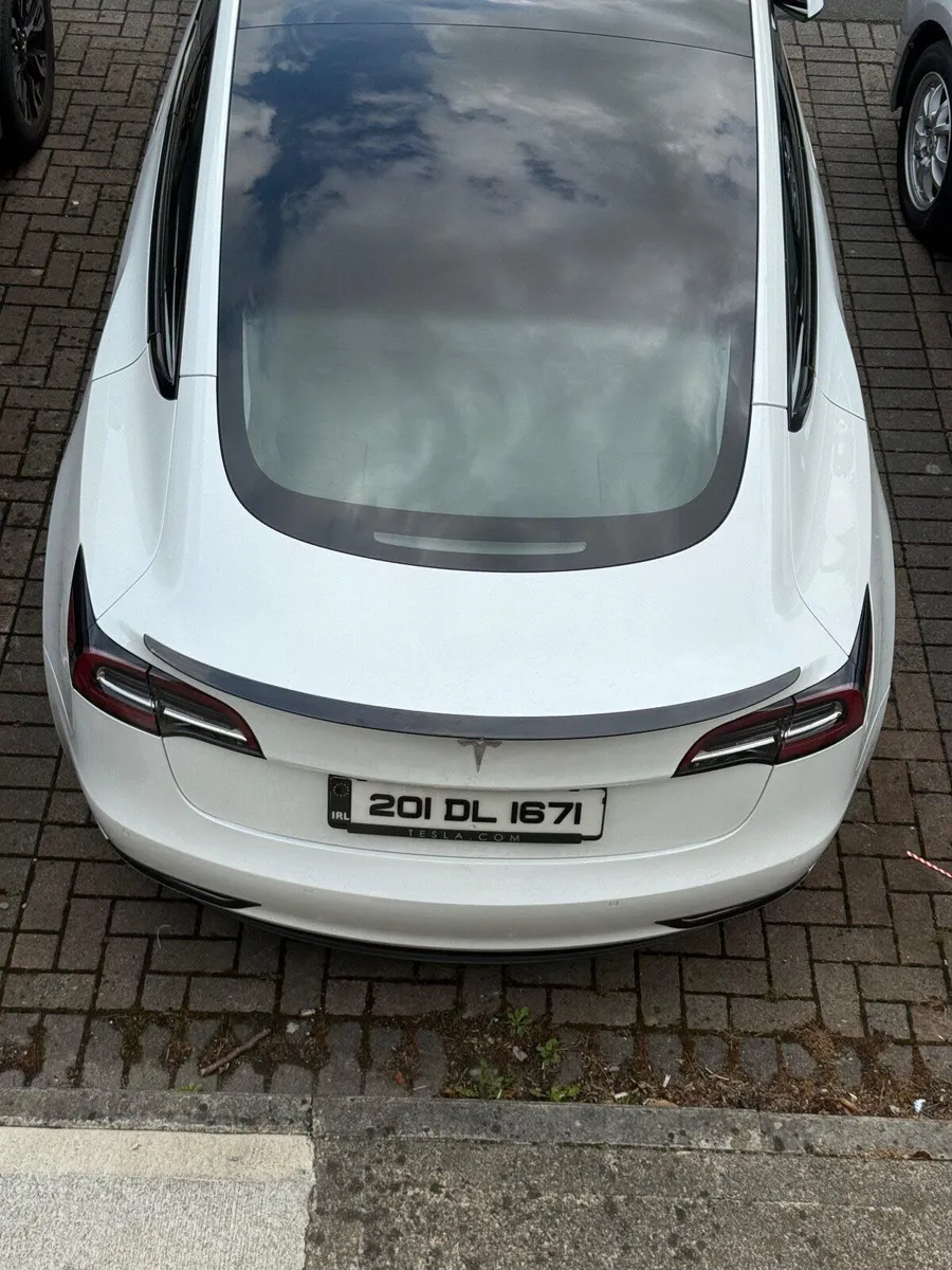 Tesla Model 3 2020 - Image 2