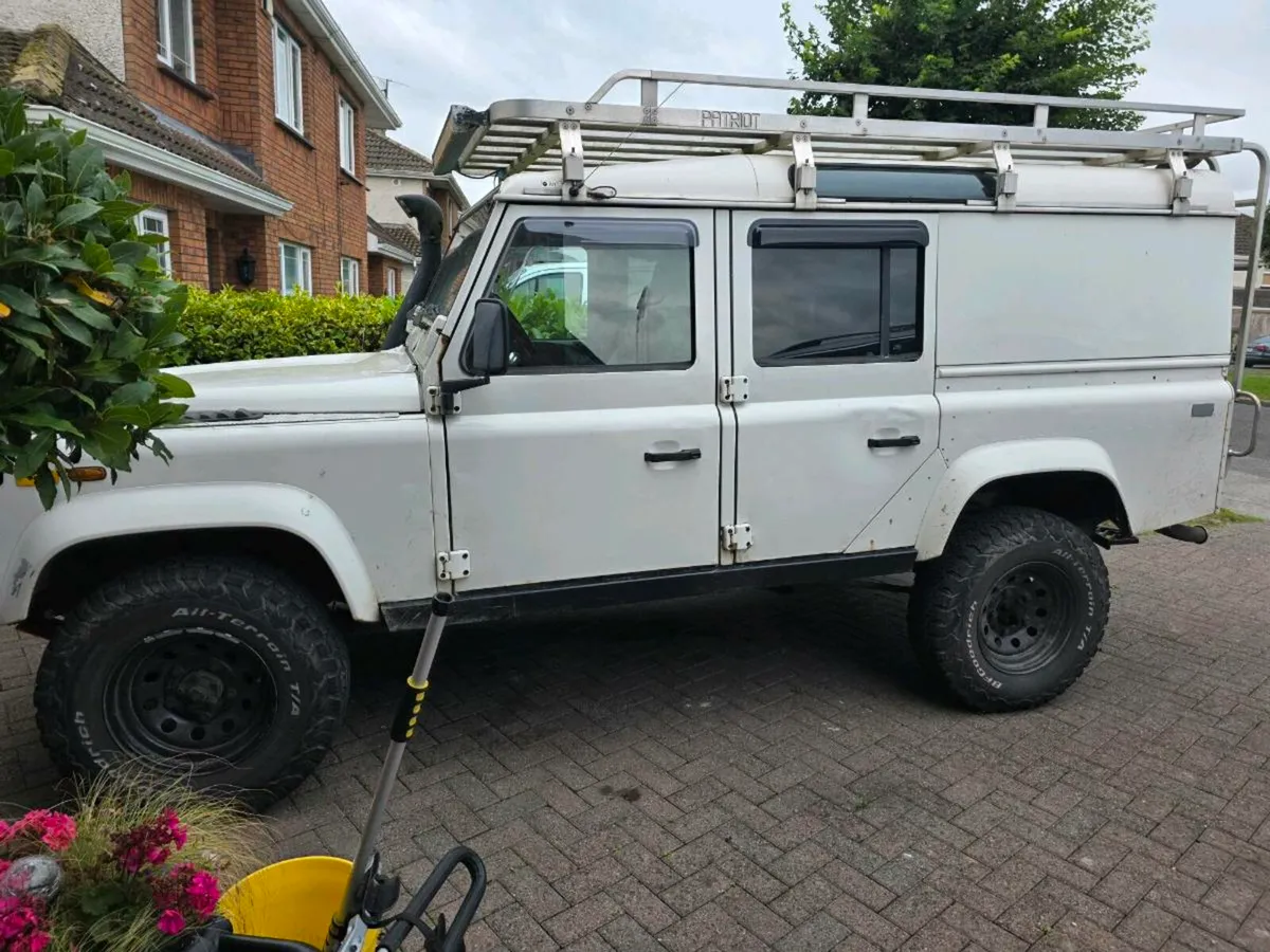 2004 Land Rover Defender 110 td5 crewcab - Image 2
