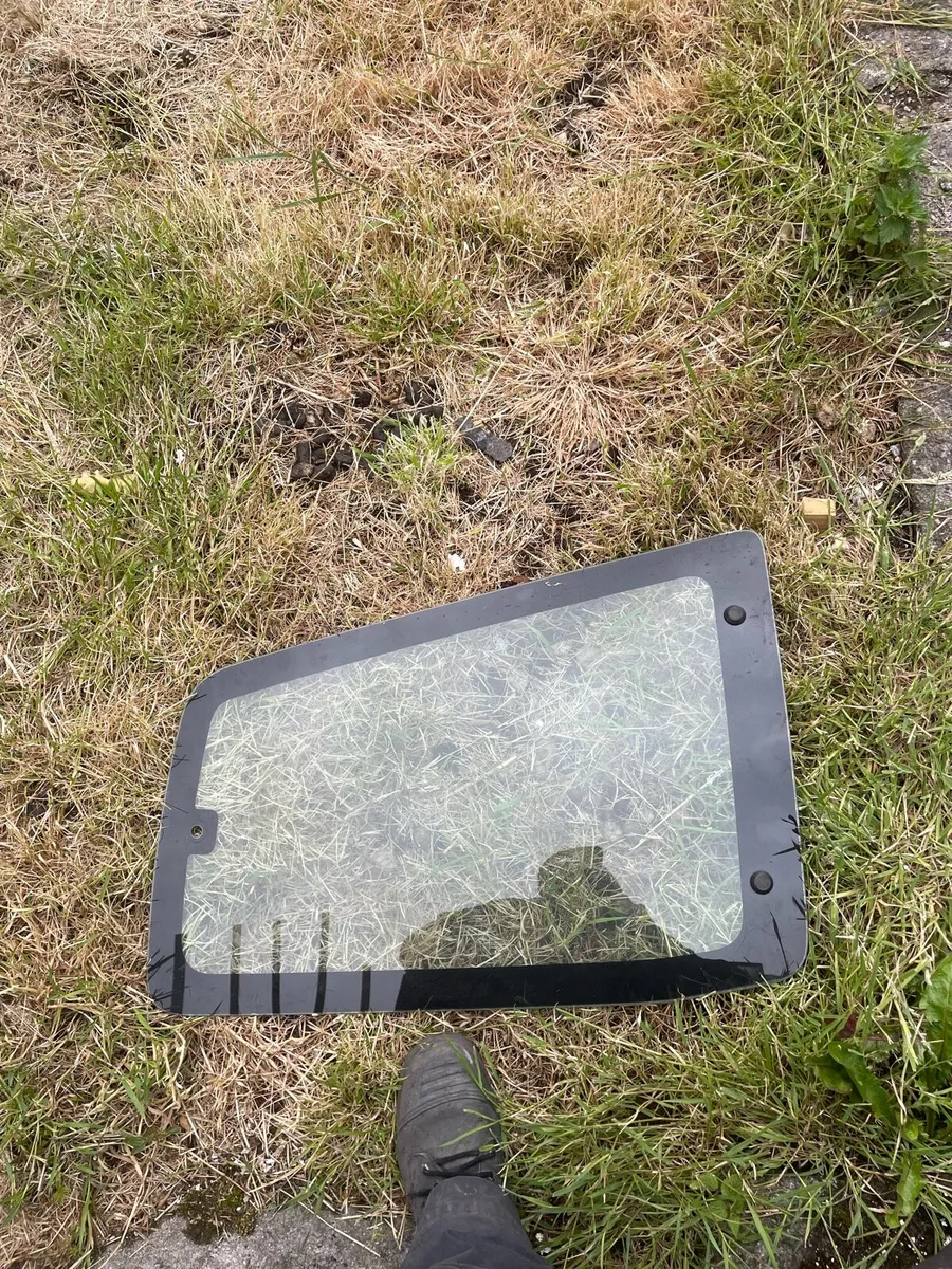 Pajero back side windows - Image 2