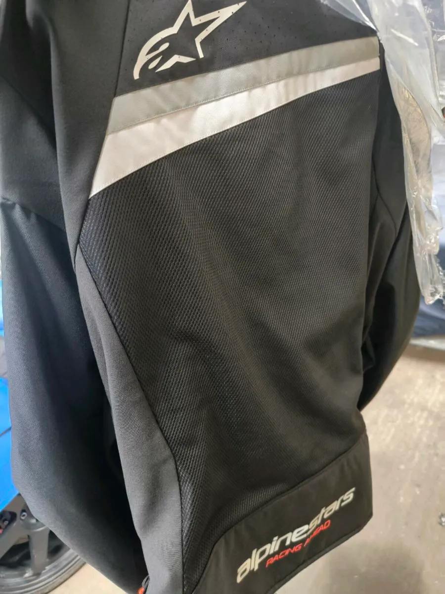 Alpinestars motorcycle jacket - Image 3