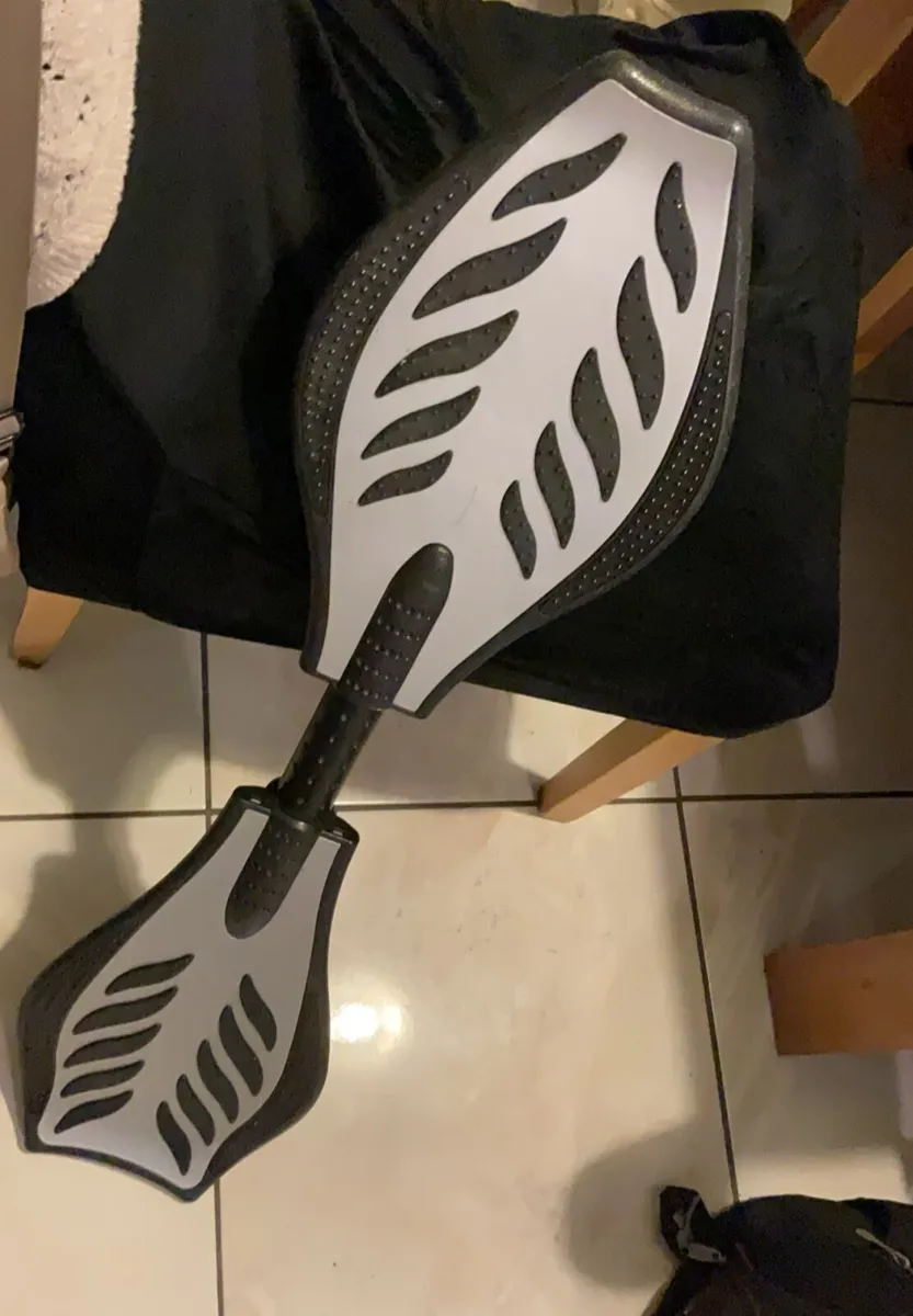 Skate board - Image 1