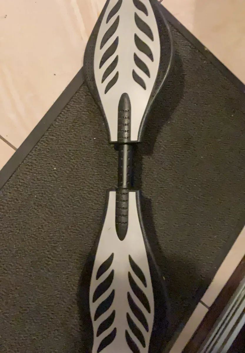 Skate board - Image 3
