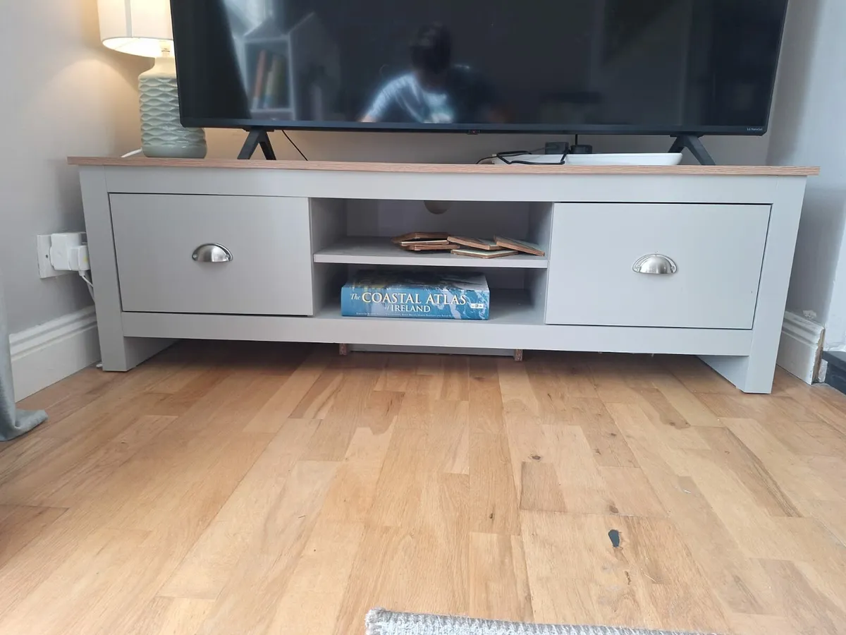 TV Unit - Image 2