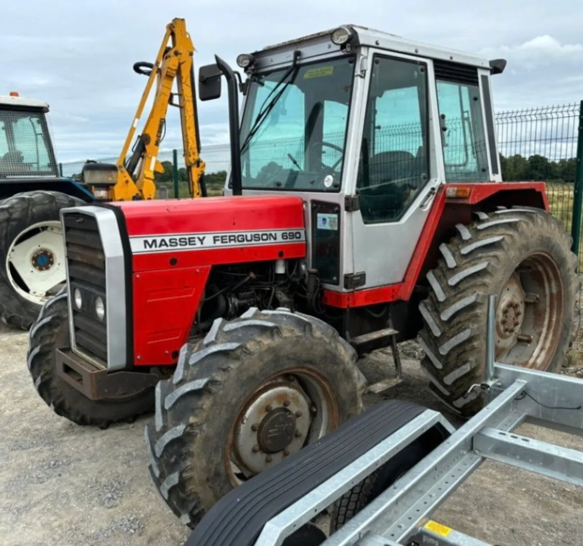 Massey Ferguson 690 4wd - Image 2
