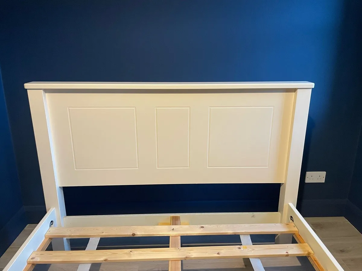 Solid double bed base - Image 2