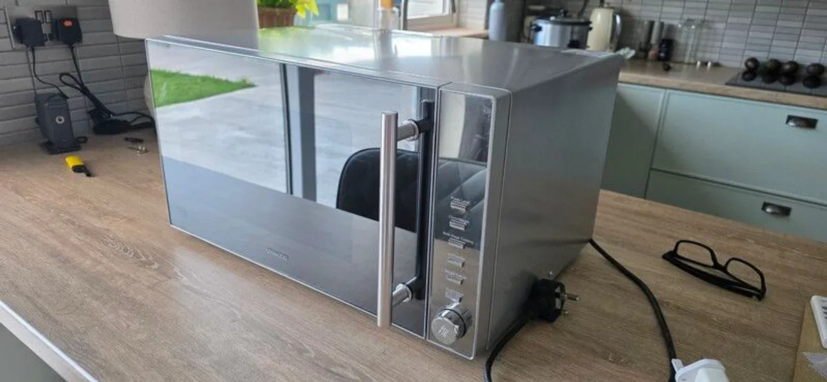 microwave - Image 1
