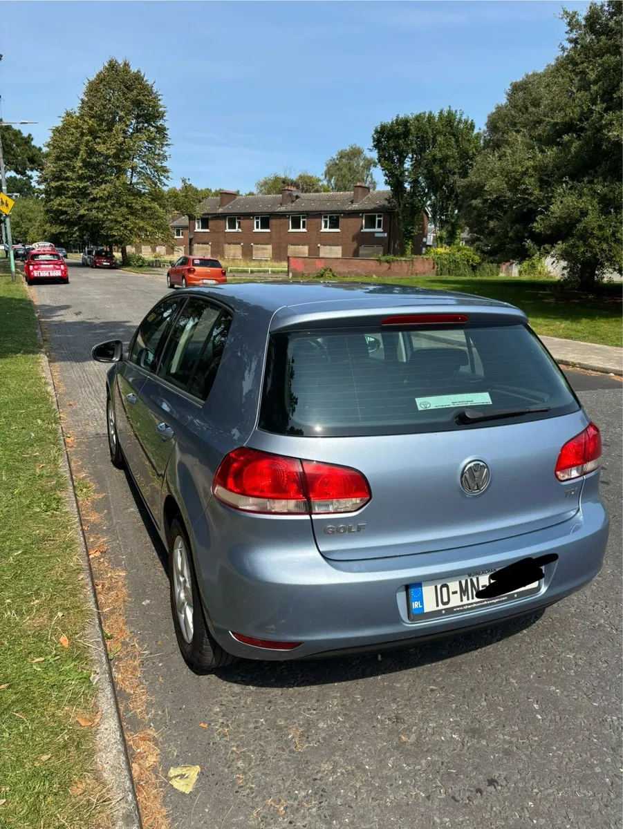 Volkswagen Golf 2010 - Image 3