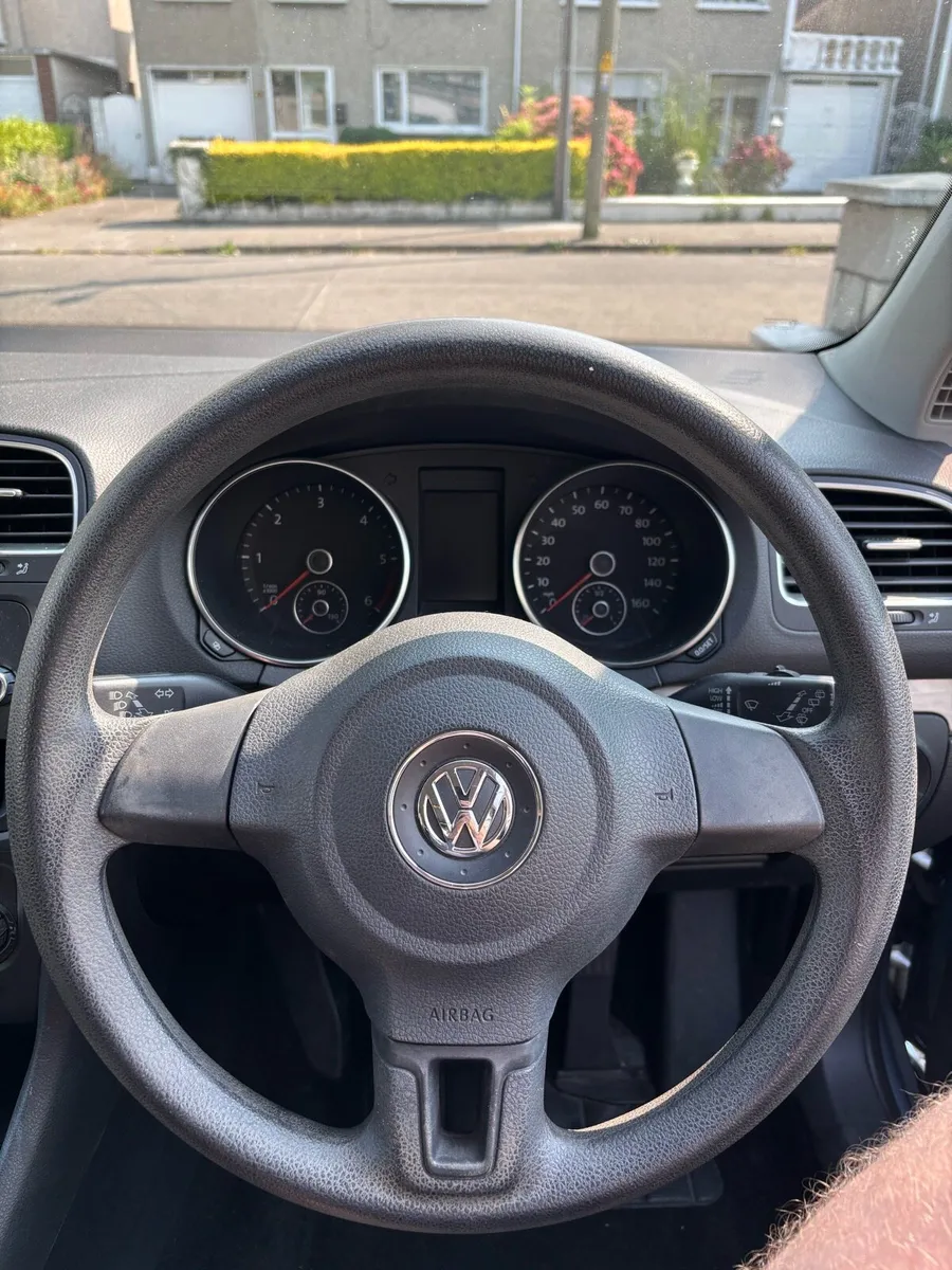Volkswagen Golf 2010 - Image 4