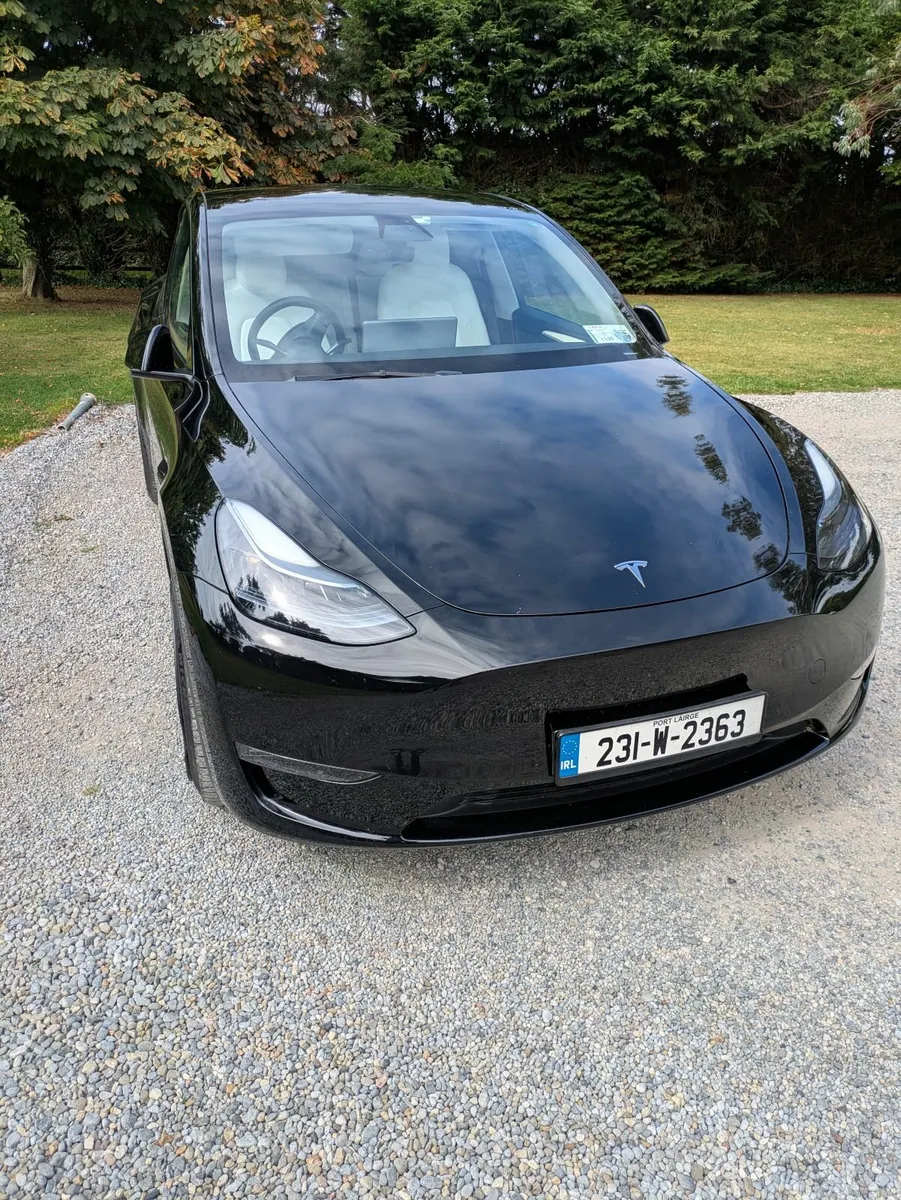 Tesla Model Y 2023 - Image 3