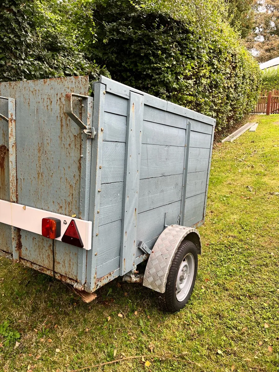 Trailer - Image 2