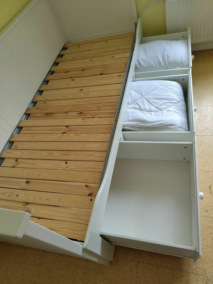 Day Bed - Image 3