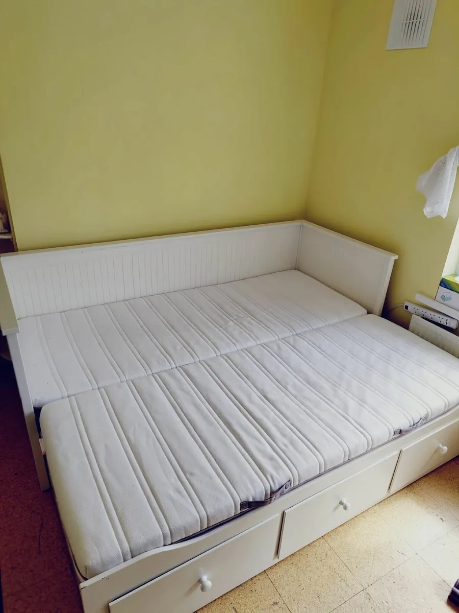 Day Bed - Image 4