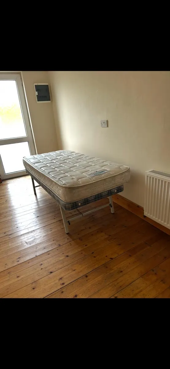 Fold out bed - Image 1