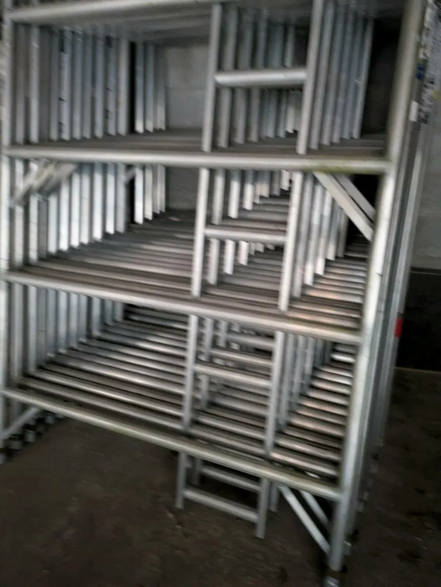 Scaffolding tower - Image 2