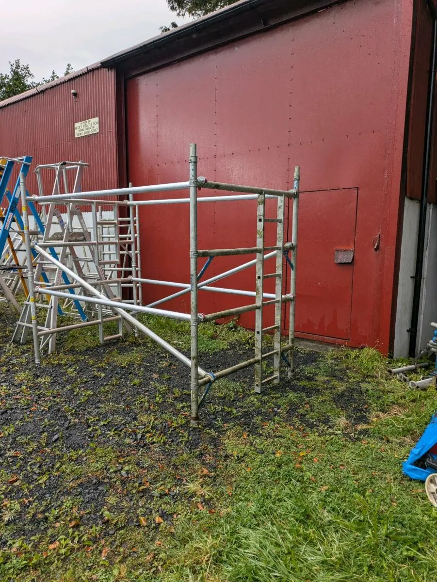Scaffolding tower - Image 1