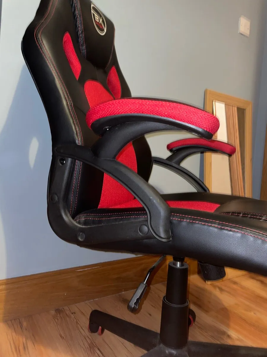 Gaming chair - Image 4