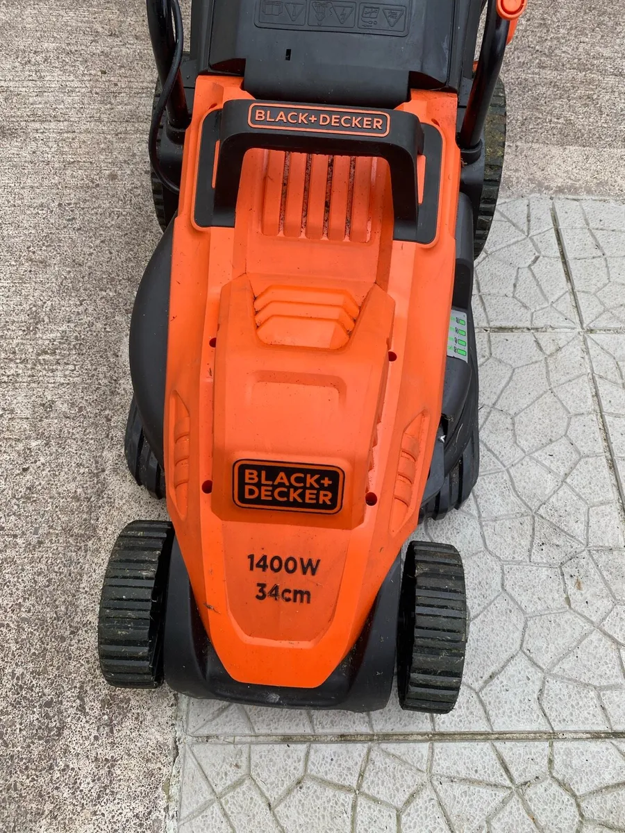 Like new BLACK+DECKER 1400w 40L 34cm - Image 4