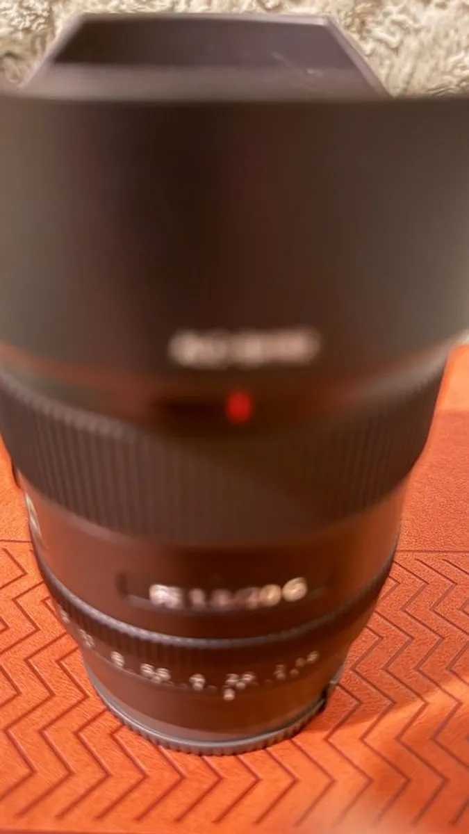 Sony FE1.8 G 20 MM wide angle - As new - Image 2