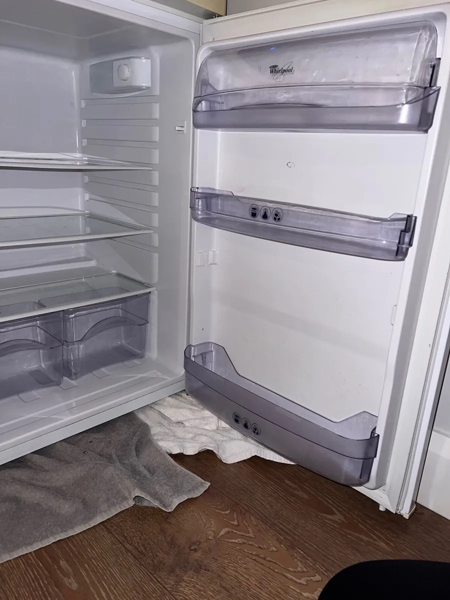 Under counter fridge - Image 3
