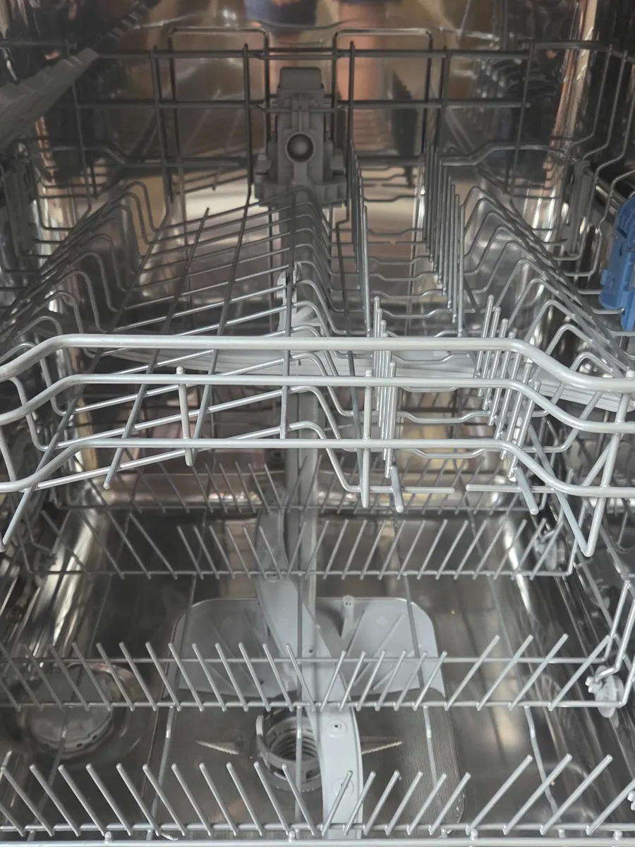 Dishwasher ,Oven - Image 3