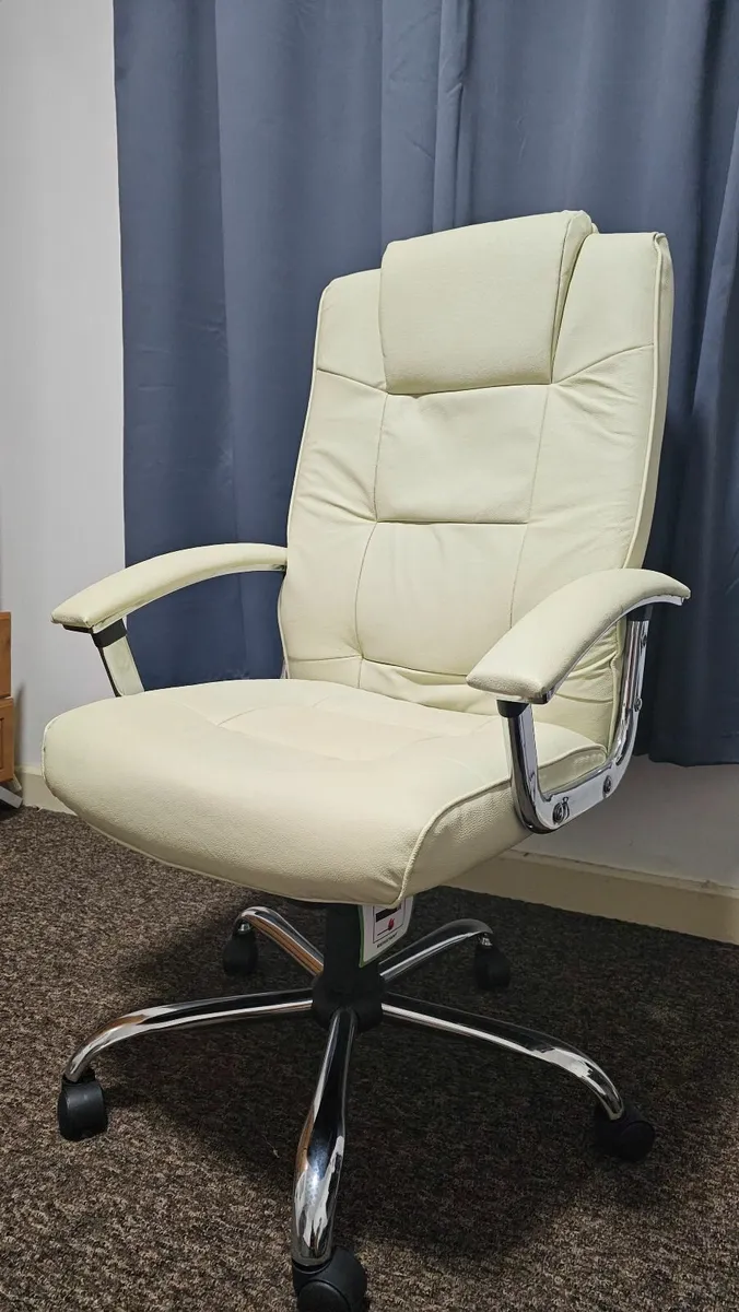 Office chair - Image 1