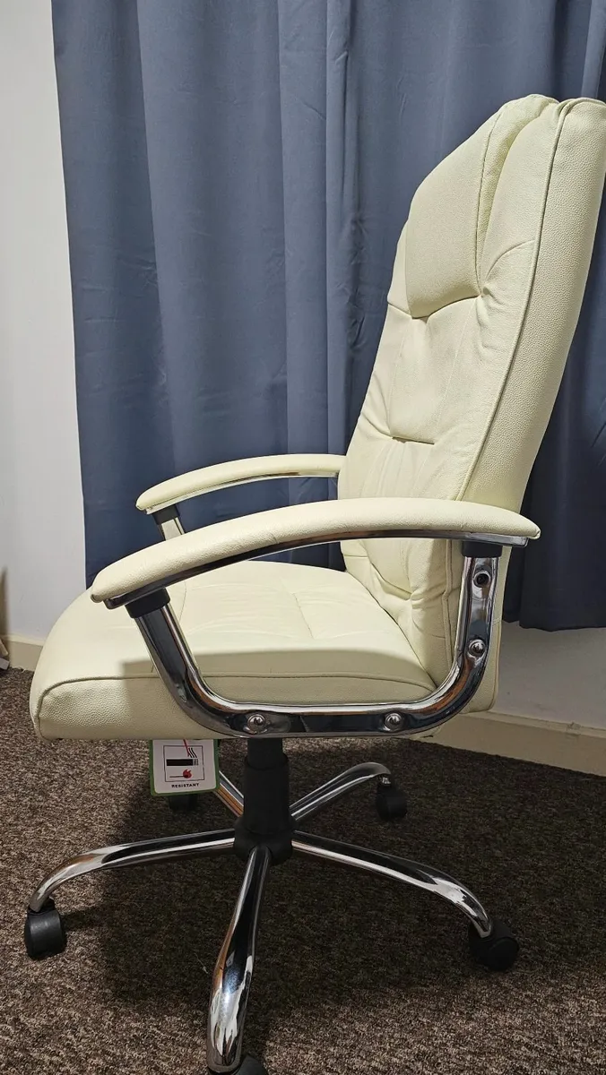 Office chair - Image 3