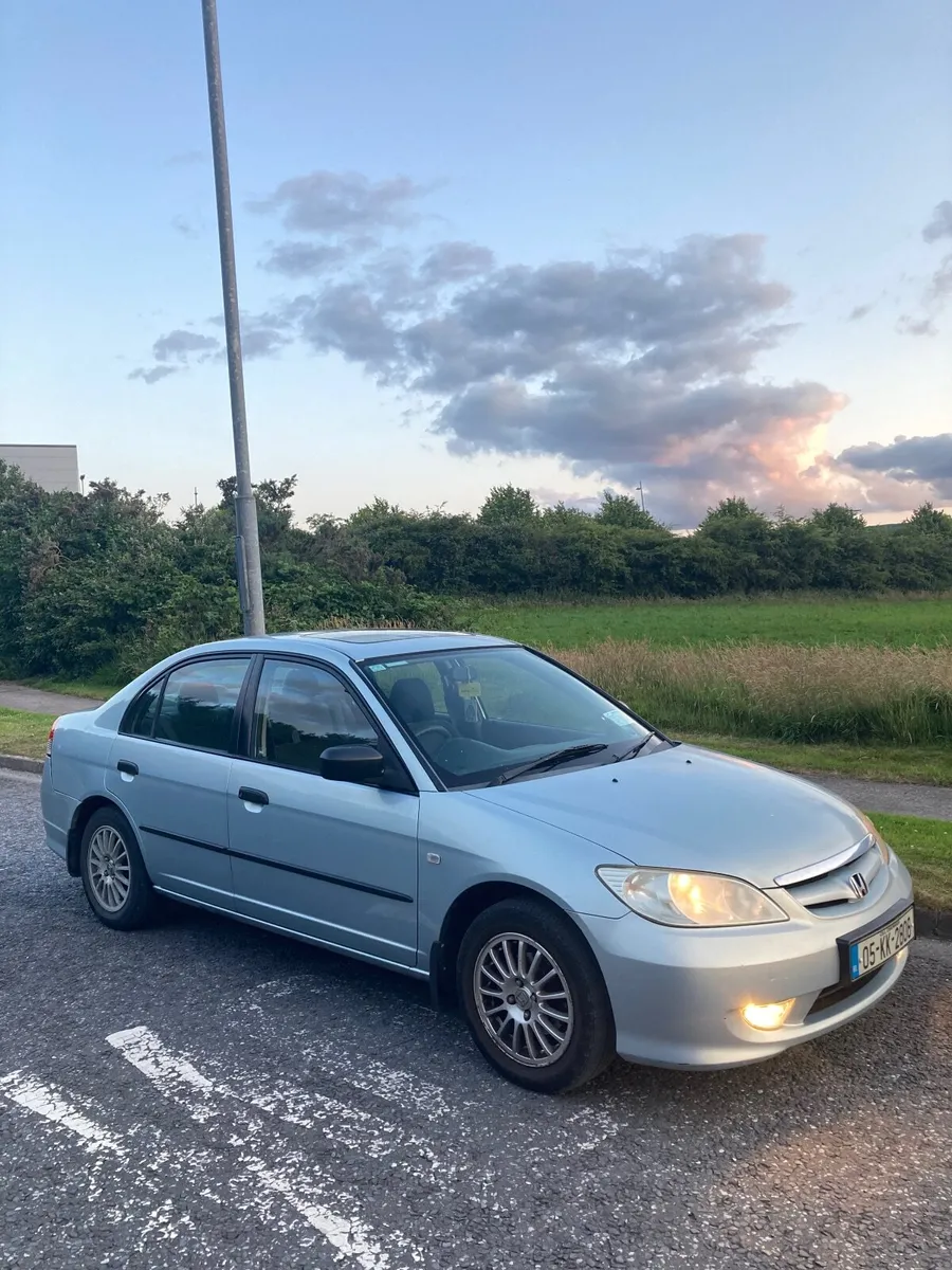 Honda Civic 2005 - Image 1