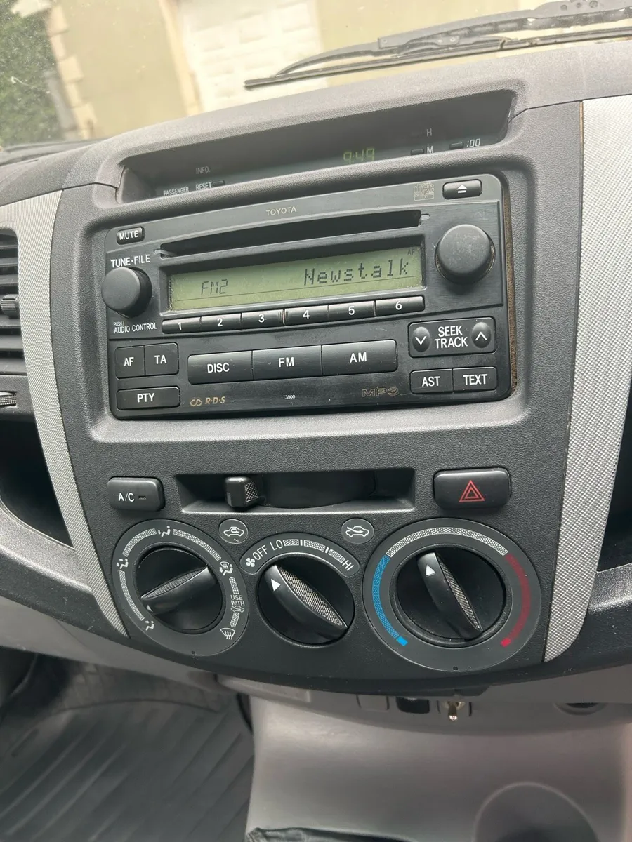 Toyota Hilux - Image 3