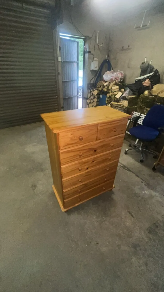 Bedroom furniture set - Image 1