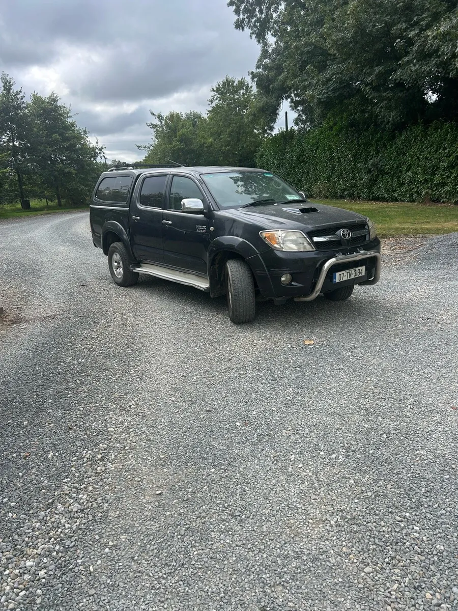 Toyota Hilux - Image 1