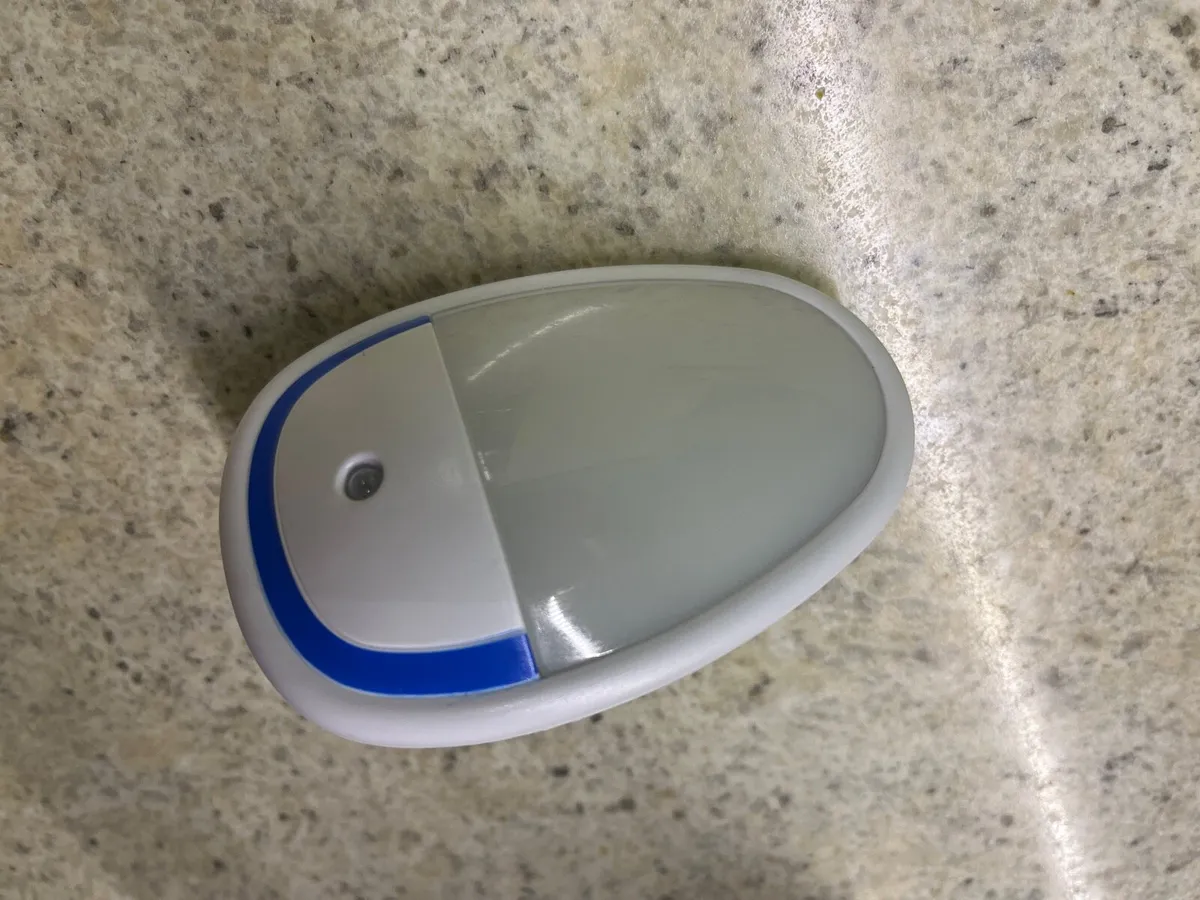 Plug in night light - Image 2