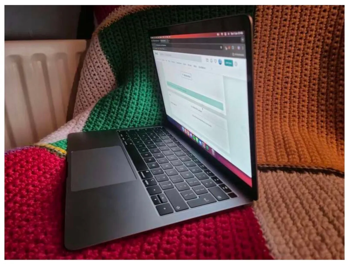 MacBook Air (Late 2018) | 13.3" | i5 | 8GB RAM - Image 3