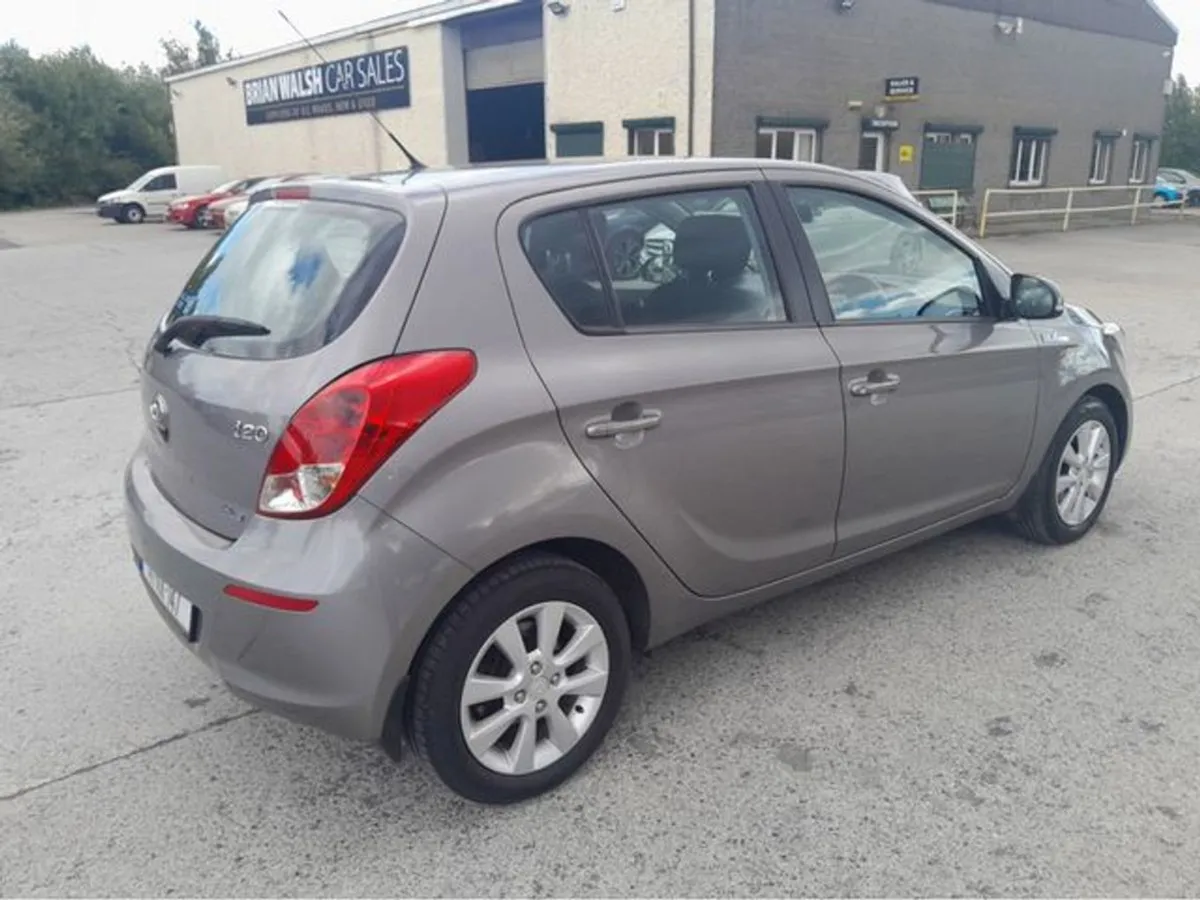 Hyundai i20 1.2 Premium 5DR - Image 3