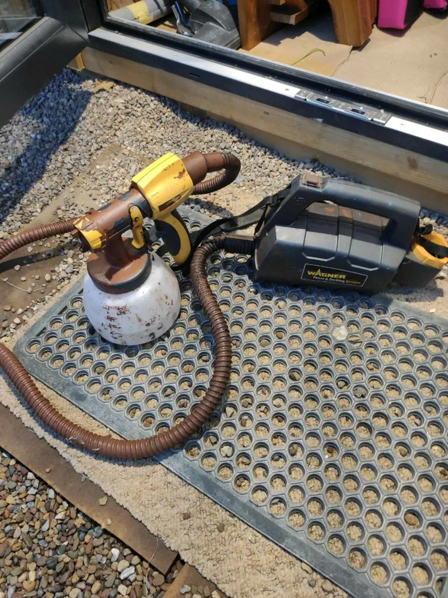 Wagner fence and decking paint sprayer - Image 1