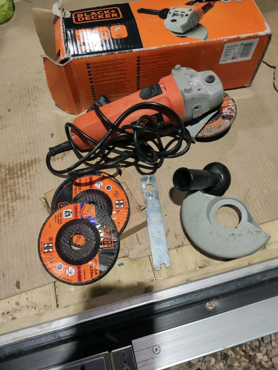 Electric angle grinder - Black & Decker 750w - Image 1
