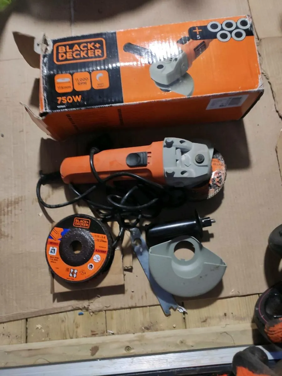 Electric angle grinder - Black & Decker 750w - Image 2