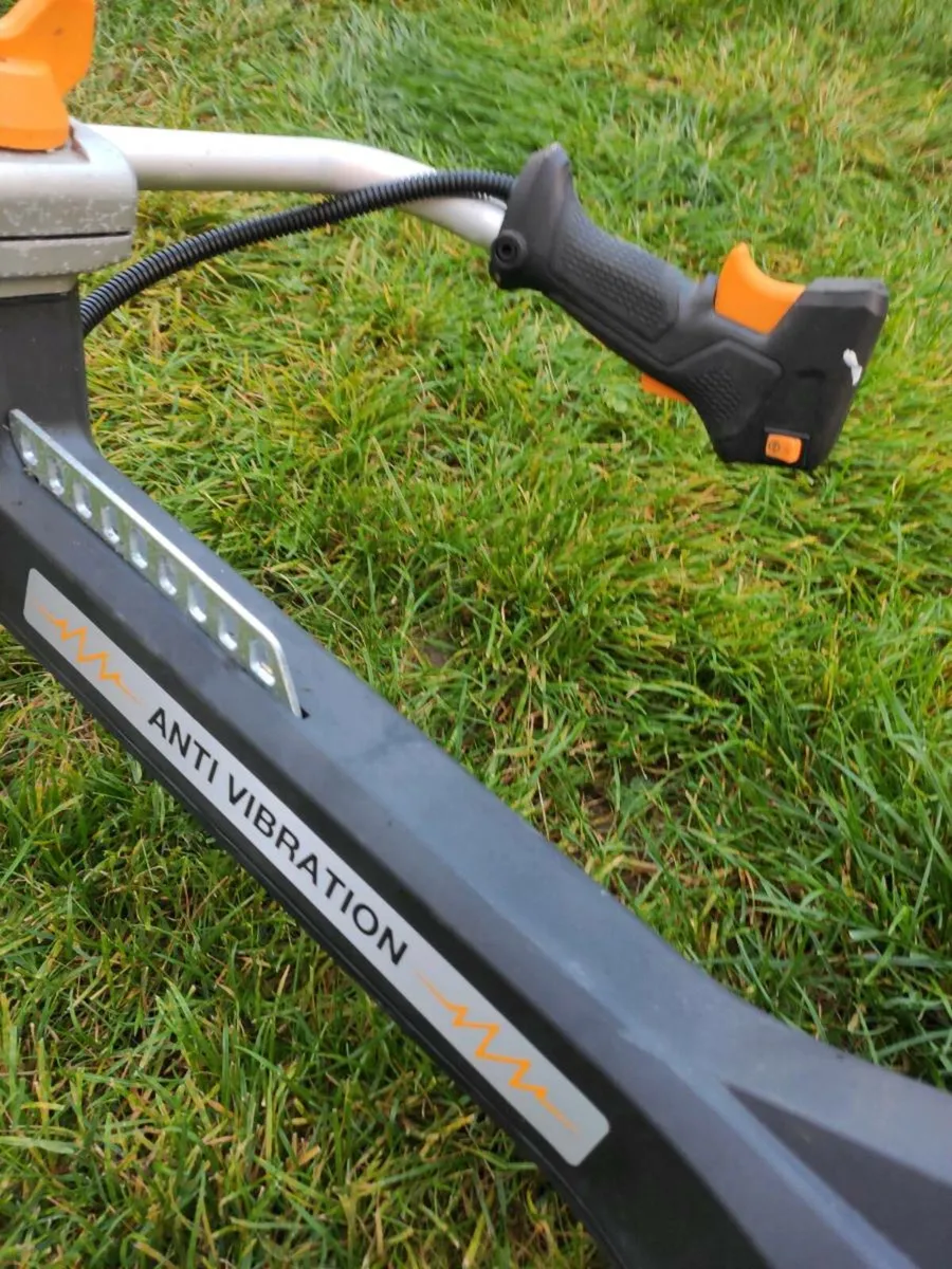 Petrol brush cutter & strimmer and Oregon harness - Image 4