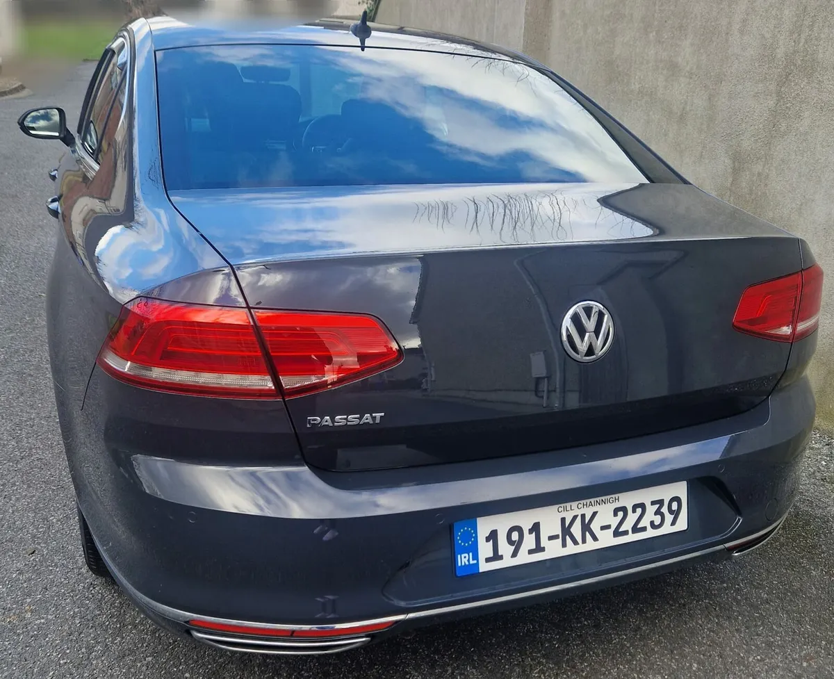 2019 passat R line - Image 4