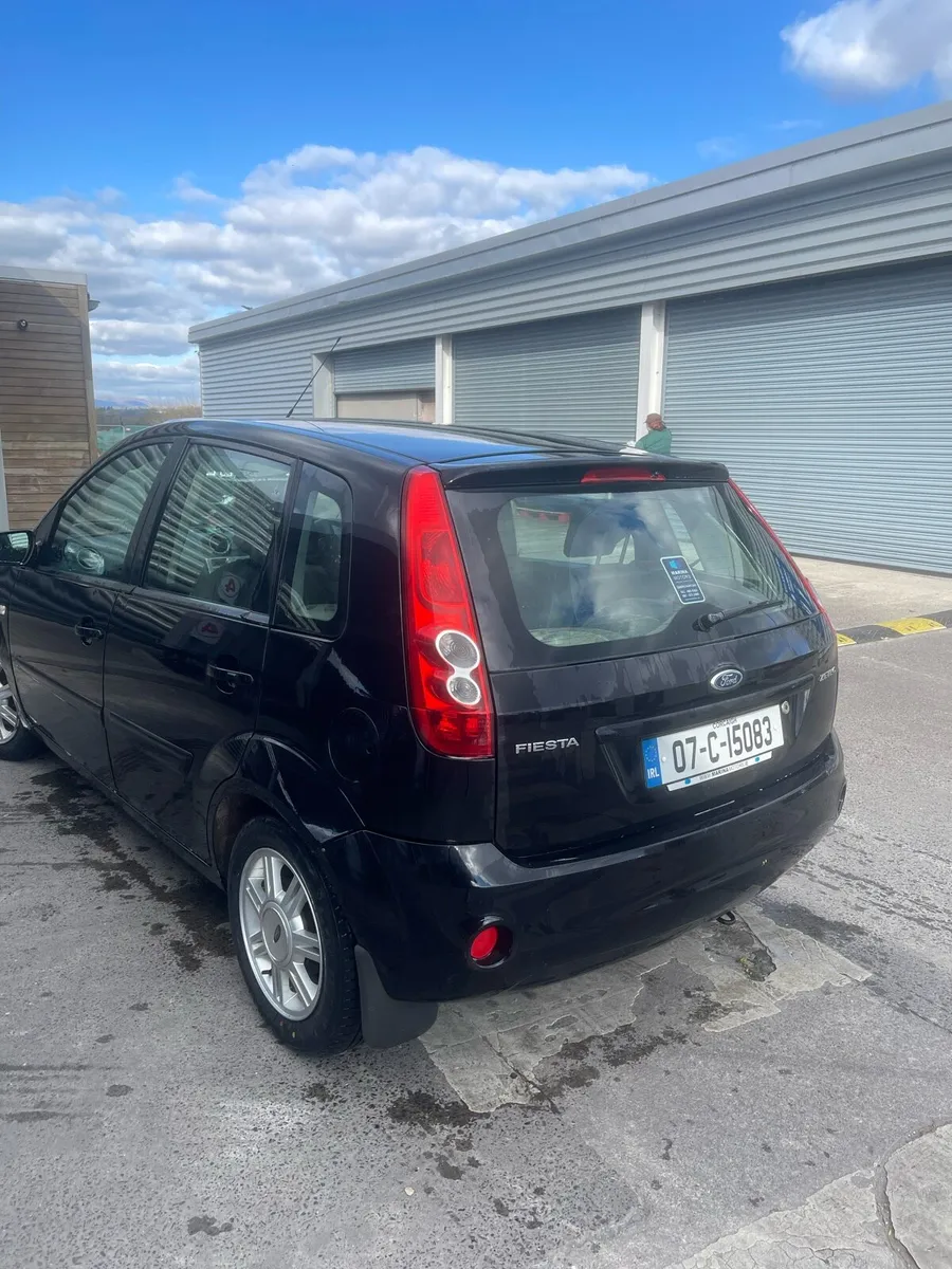 Ford fiesta - Image 4