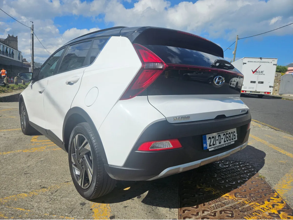 Hyundai Bayon EXECUTIVE 2 TONE 5DR - Image 4