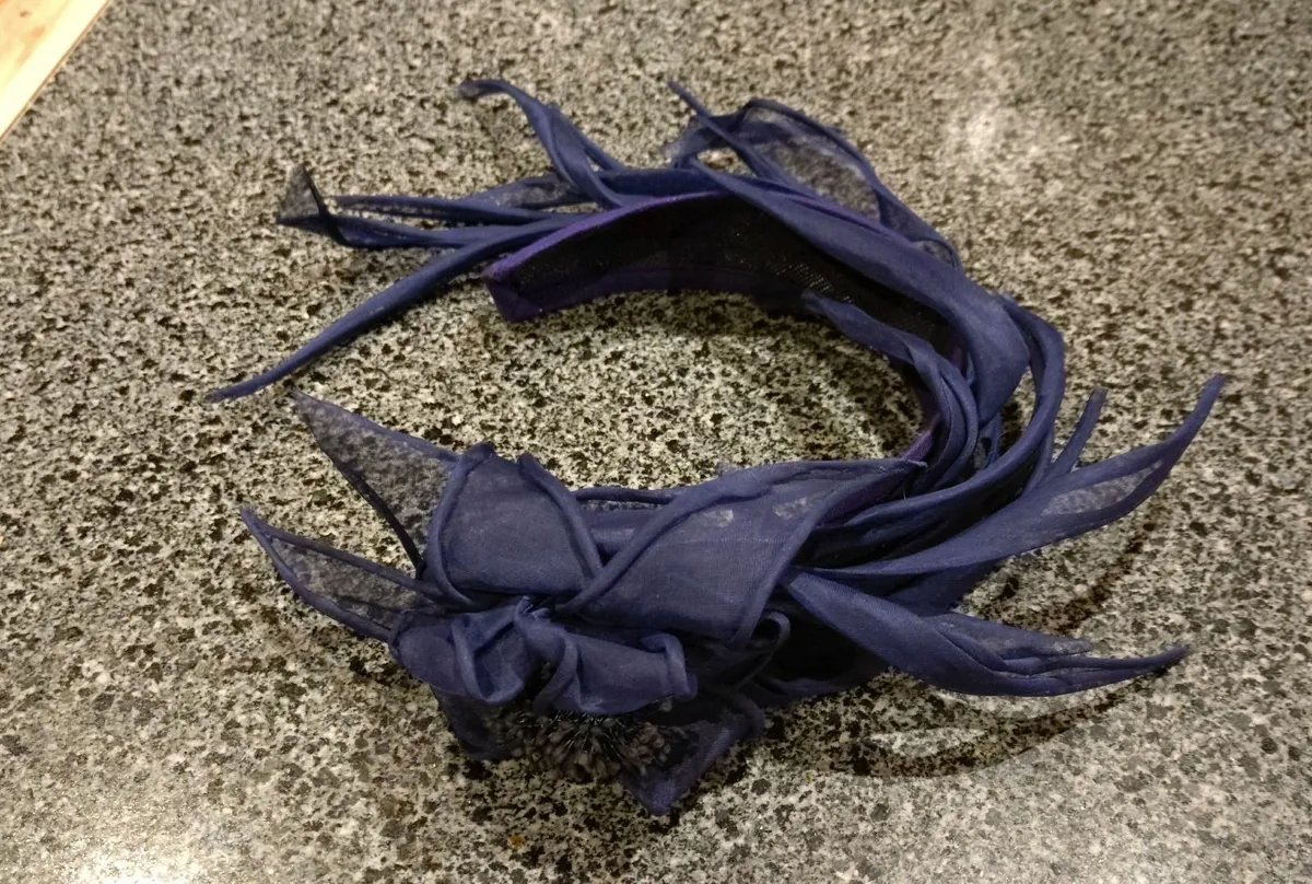 WOMEN'S HATS (USED). - Image 4