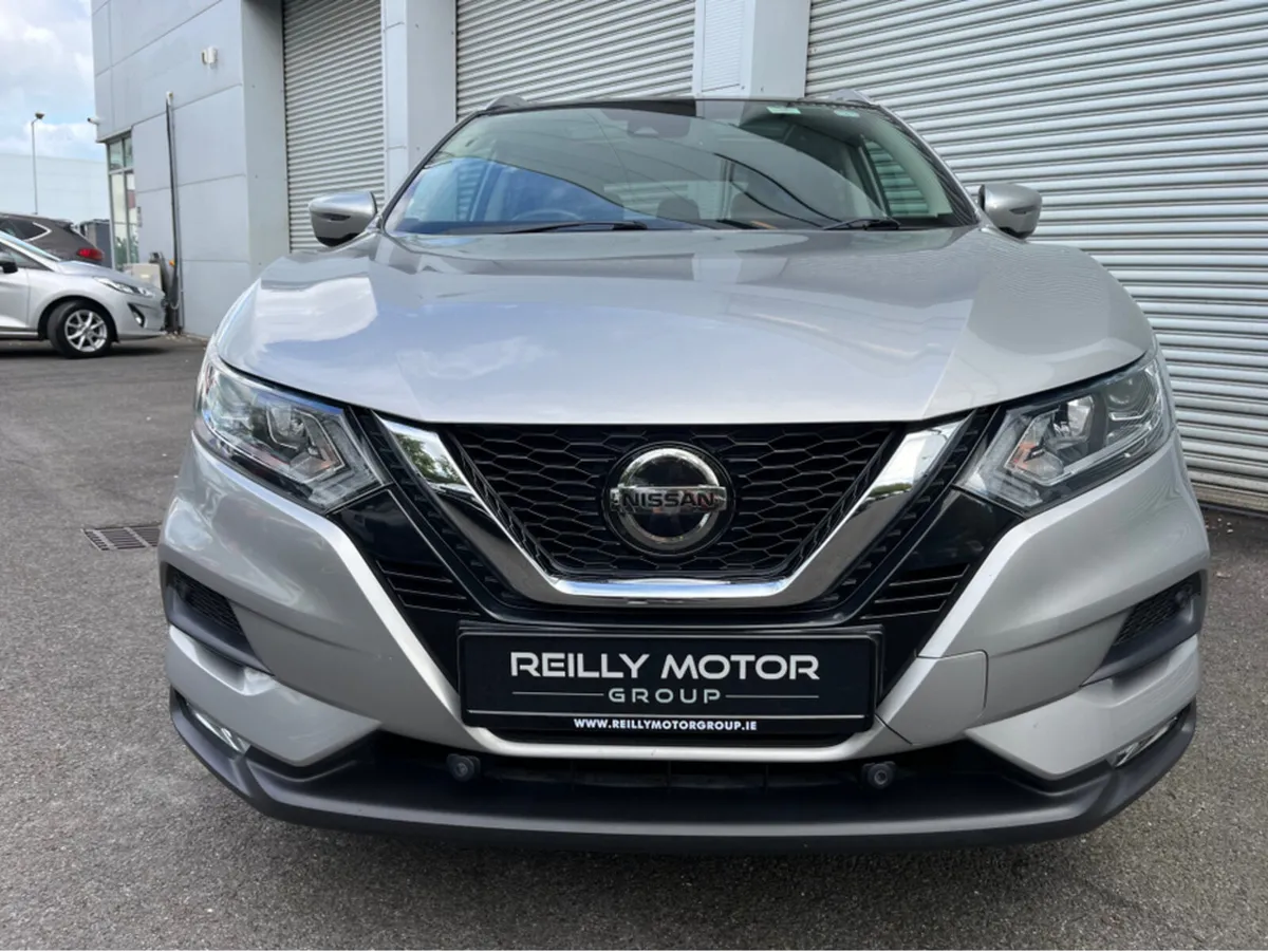 Nissan Qashqai 1.2 PETROL SV - Image 2