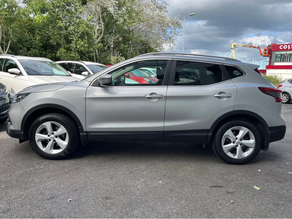 Nissan Qashqai 1.2 PETROL SV - Image 4